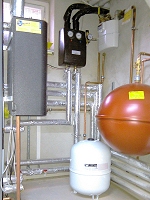 Heizungsunterst�tzte Warmwassersolaranlage + Frischwasserstation